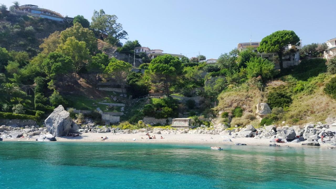 La Dimora Degli Artisti Bed & Breakfast Catanzaro Eksteriør bilde